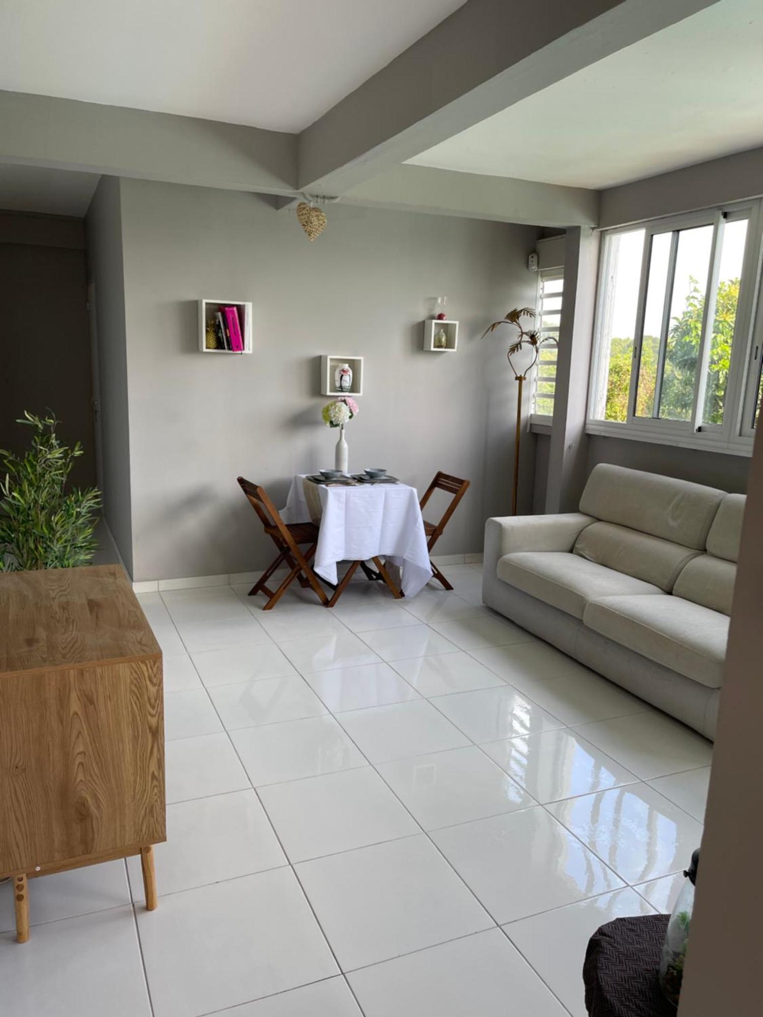 Appartement Lalau Avec Vue Sur La Mer Et Piscine Schoelcher Room photo